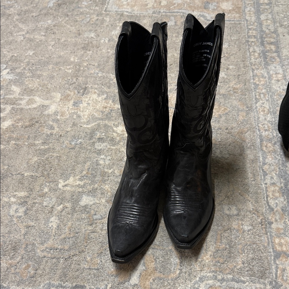 Black Cody James Cowboy Boots